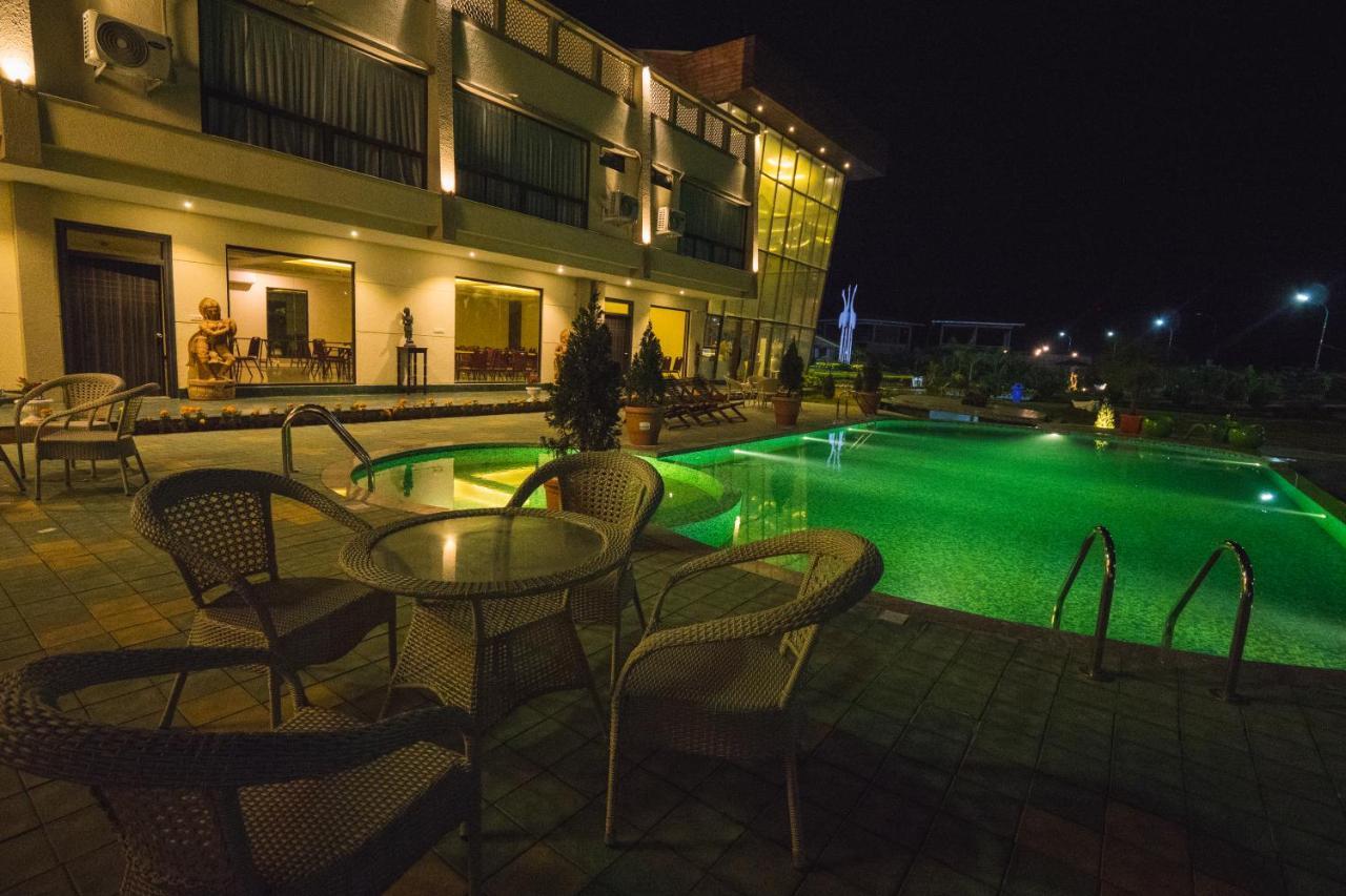 La Vita Nuova Resort Shaugaon ภายนอก รูปภาพ